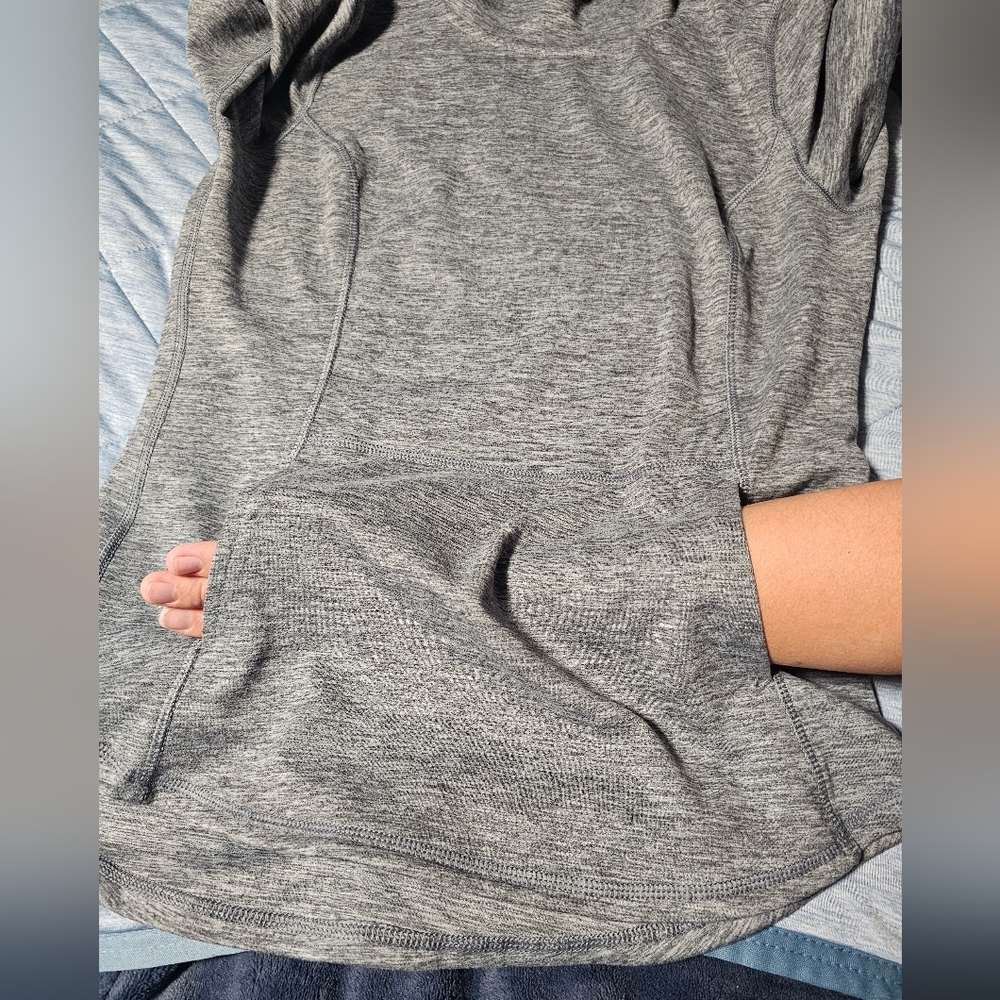 Lightweight Pullover - Picture 2 of 8